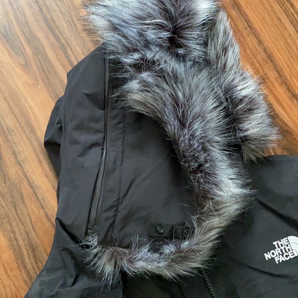 SOLD The North Face Artic Down Parka - Picture 12 of 16